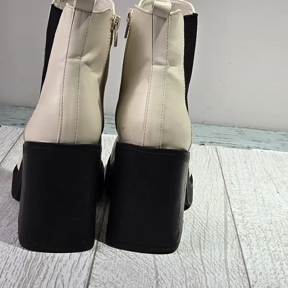 Mia Boots Womens 6.5 Gwyn Chelsea Platform Zip Ankle Bootie White Faux Leather
